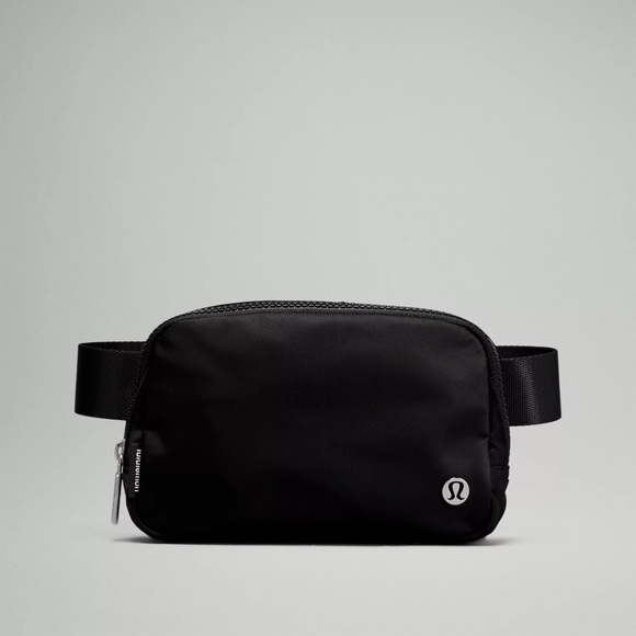 lululemon athletica Handbags - NWT lululemon 
EVERYWHERE BELT BAG 1L
Black
Size: ONE SIZE Qty: 1
142500085